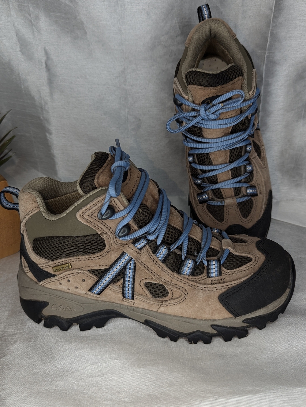 Cabela's Dry-Plus Hiking Shoes Beige/Black/Blue US 7 Medium MPN 84-1186